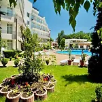 Appartement Charming 2-bed Flat With Pool View In Sunny Beach, Bulgaria *