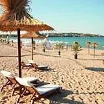 Charming 2-bed Flat With Pool View In Sunny Beach, Bulgaria Appartement Slantchev Briag