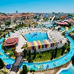 Charming 2-bed Flat With Pool View In Sunny Beach, Bulgaria Appartement