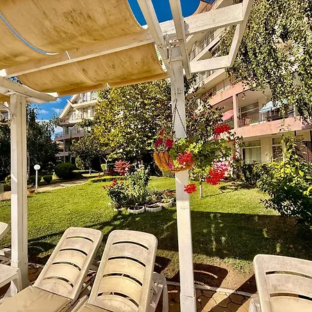 Charming 2-bed Flat With Pool View In Sunny Beach, Bulgaria 아파트 *