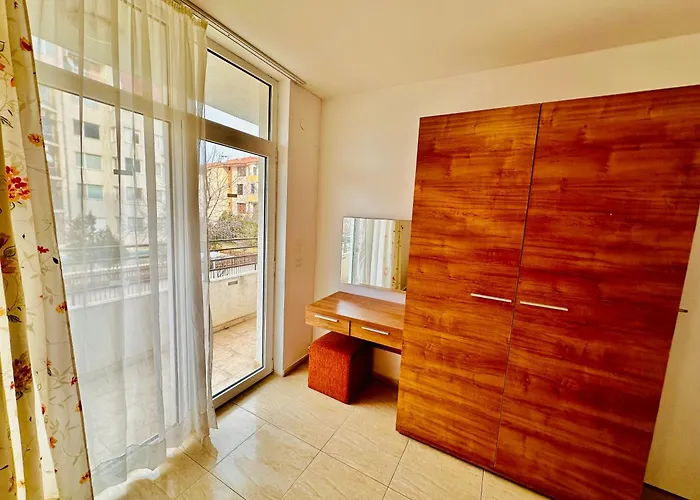 아파트 Charming 2-bed Flat With Pool View In Sunny Beach, Bulgaria *