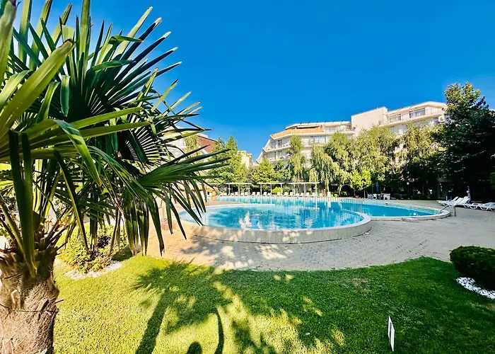 Charming 2-bed Flat With Pool View In Sunny Beach, Bulgaria 써니비치