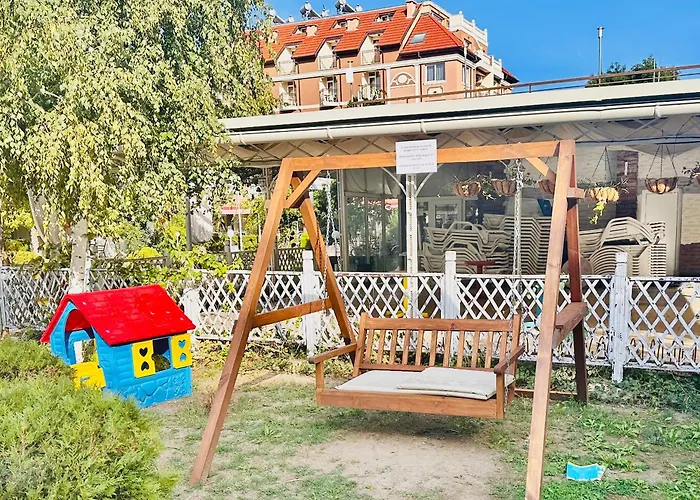 Charming 2-bed Flat With Pool View In Sunny Beach, Bulgaria