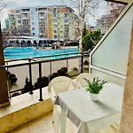 Apartment Charming 2-bed Flat With Pool View In Sunny Beach, Bulgaria *