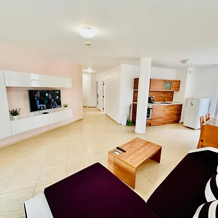 Appartamento Charming 2-bed Flat With Pool View In Sunny Beach, Bulgaria Sunny Beach