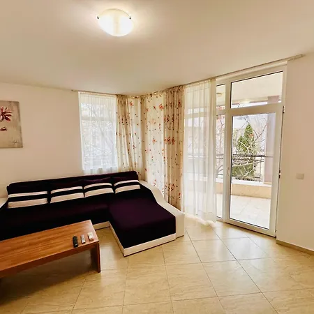 Charming 2-bed Flat With Pool View In Sunny Beach, Bulgaria דירה סאני ביץ'