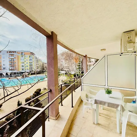 Charming 2-bed Flat With Pool View In Sunny Beach, Bulgaria דירה סאני ביץ'