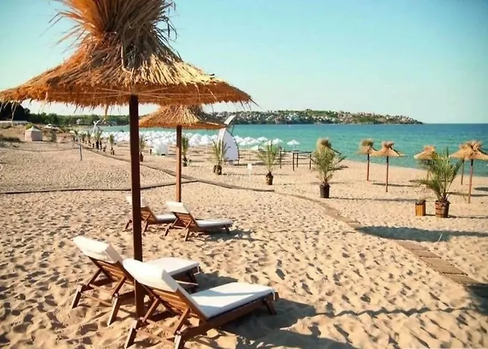 Charming 2-bed Flat With Pool View In Sunny Beach, Bulgaria Appartamento Sunny Beach