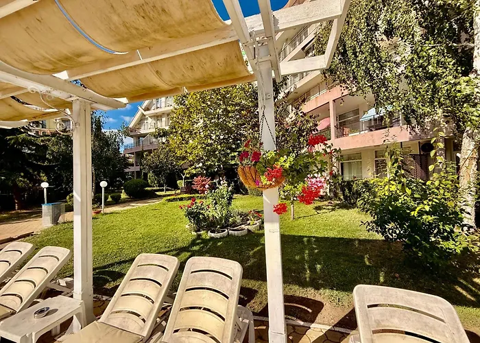 Charming 2-bed Flat With Pool View In Sunny Beach, Bulgaria Appartamento *