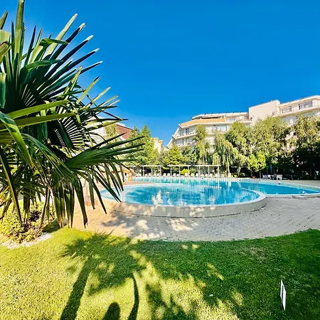 Charming 2-bed Flat With Pool View In Sunny Beach, Bulgaria Slantchev Briag