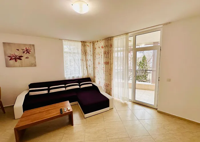 Charming 2-bed Flat With Pool View In Sunny Beach, Bulgaria Appartement Slantchev Briag