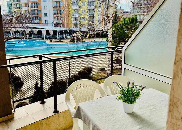 Appartement Charming 2-bed Flat With Pool View In Sunny Beach, Bulgaria *